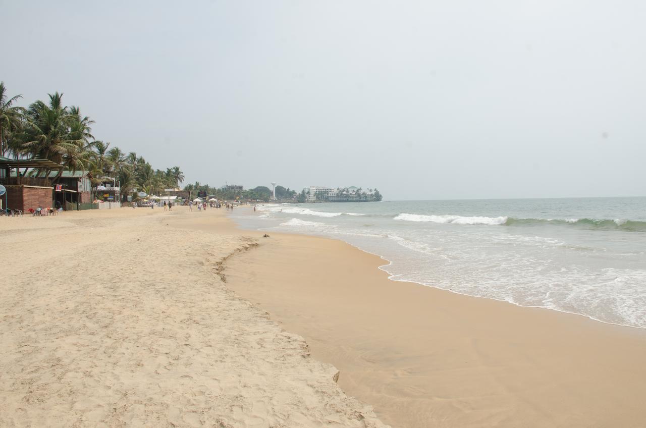 Colombo Lavinia Beach Hostel Dehiwala-Mount Lavinia Exterior photo