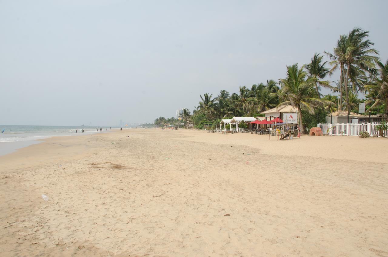 Colombo Lavinia Beach Hostel Dehiwala-Mount Lavinia Exterior photo